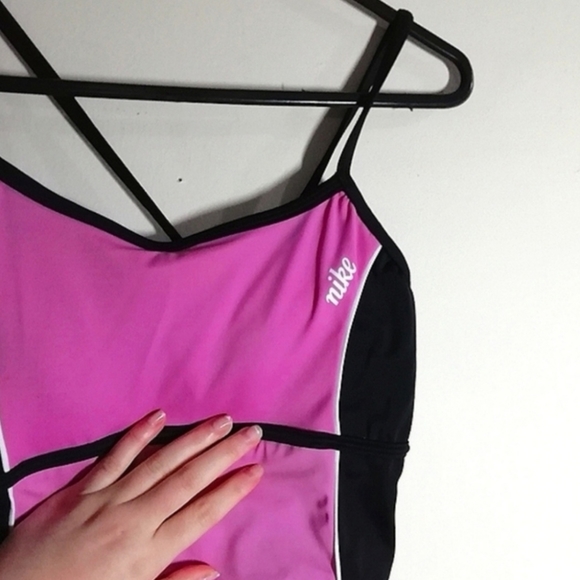 NWT! Nike One Piece Swimsuit - Picture 4 of 13